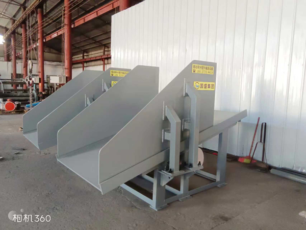 溜井振動放礦機